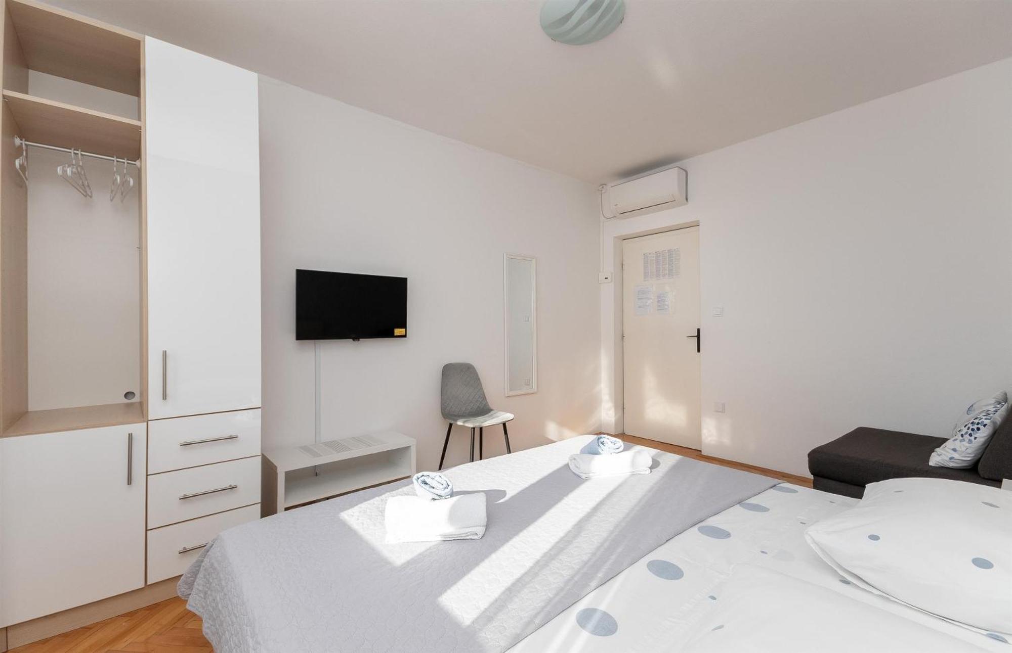 Apartments Ivan - With Parking Omiš Dış mekan fotoğraf